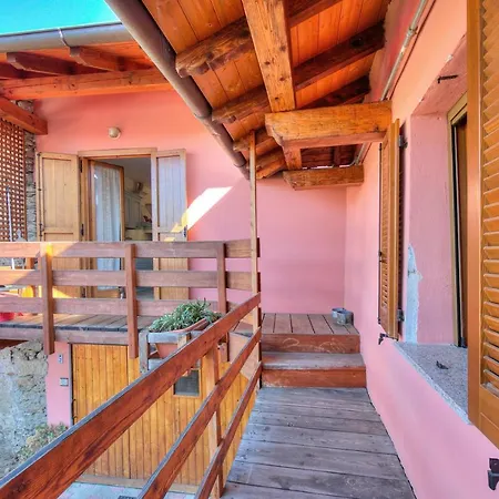 Vakantiehuis Brighty Rainbow House Garden - Happy