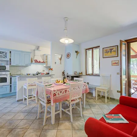 Casa de Férias Brighty Rainbow House Garden - Happy Armeno