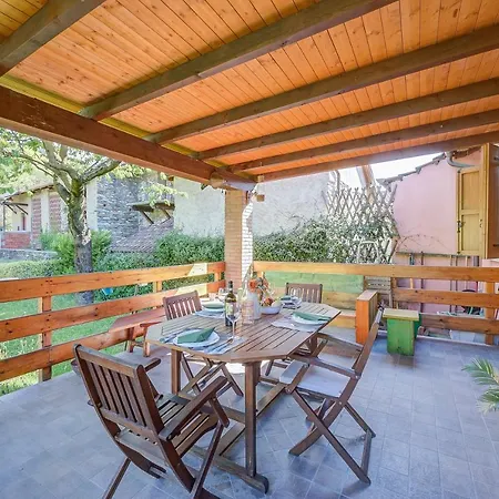 Brighty Rainbow House Garden - Happy Casa de Férias Armeno